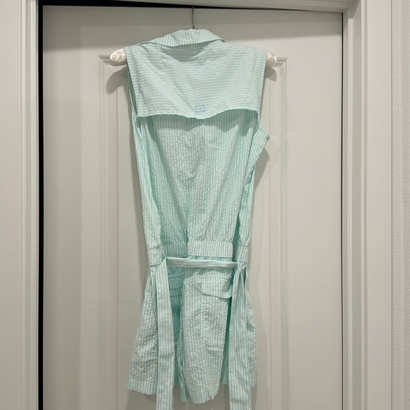 Vineyard vines seersucker, performance romper - Picture 2 of 4